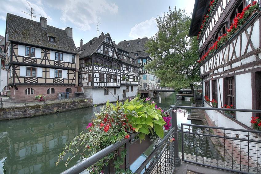 Appartement Le Bain Aux Plantes Strasbourg Bagian luar foto